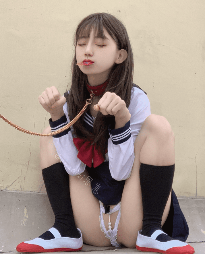 恩崽 – 天台水手服[125P1V-298MB]预览图 2