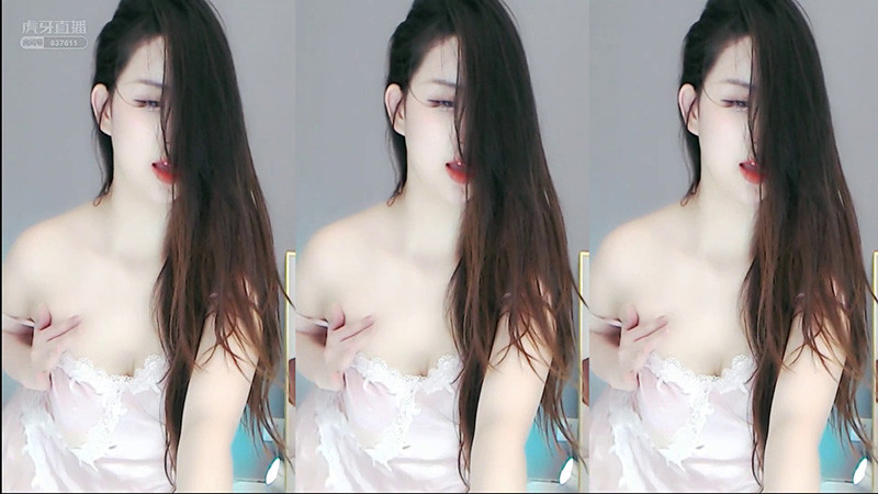 [主播]虎牙苏樱性感女神低胸半透视诱惑热舞预览图 3