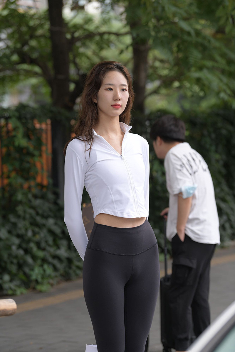 [街拍]832.黑色瑜伽裤运动系高挑美女[图片/视频/14G]预览图 2